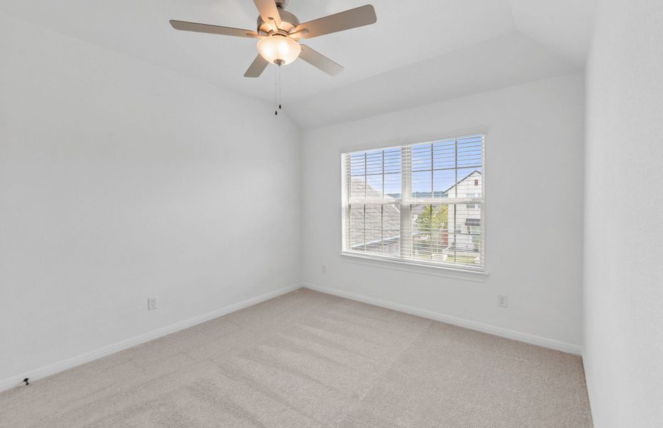Spacious, unfurnished interior of a new home in Bluffview Reserve, Leander (Image 51).
