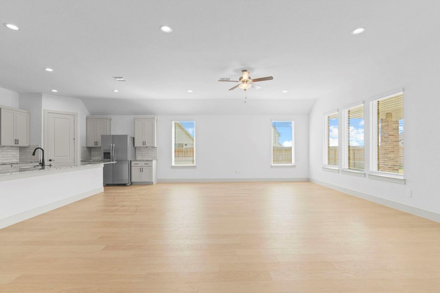 Spacious, unfurnished interior of a new home in Westland Ranch 60' Homesites, League City (Image 24).