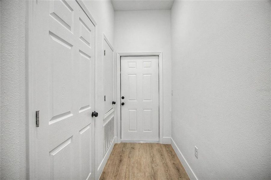 Spacious, unfurnished interior of a new home in , Ocala (Image 18).