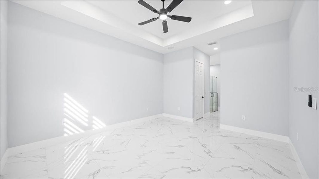 Spacious, unfurnished interior of a new home in , Lehigh Acres (Image 22).