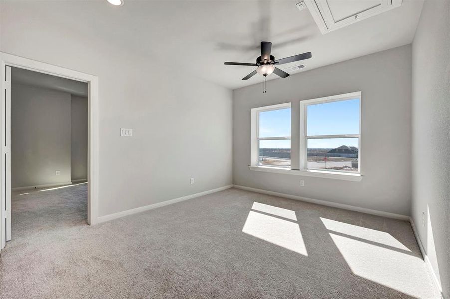 Spacious, unfurnished interior of a new home in Pecan Square - Gardens, Northlake (Image 31).