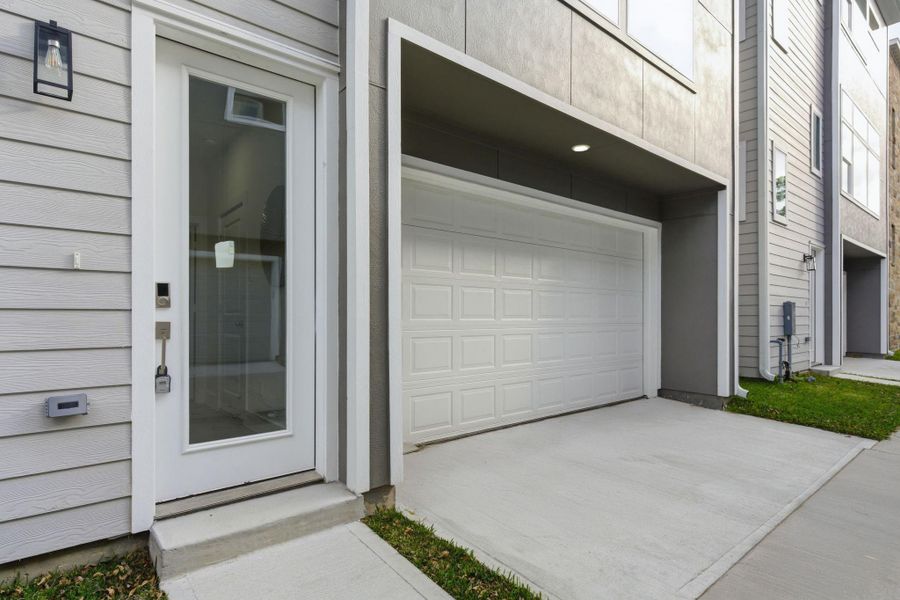 Exterior details and patio area of a home in , Houston (Image 31).
