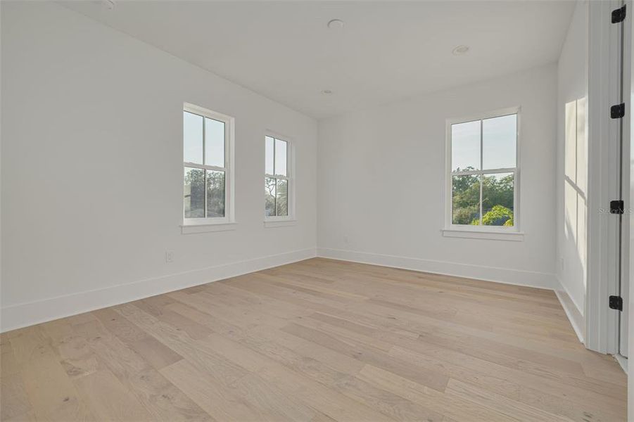 Spacious, unfurnished interior of a new home in , St. Petersburg (Image 21). Spacious, unfurnished interior of a new home in , St. Petersburg (Image 21).