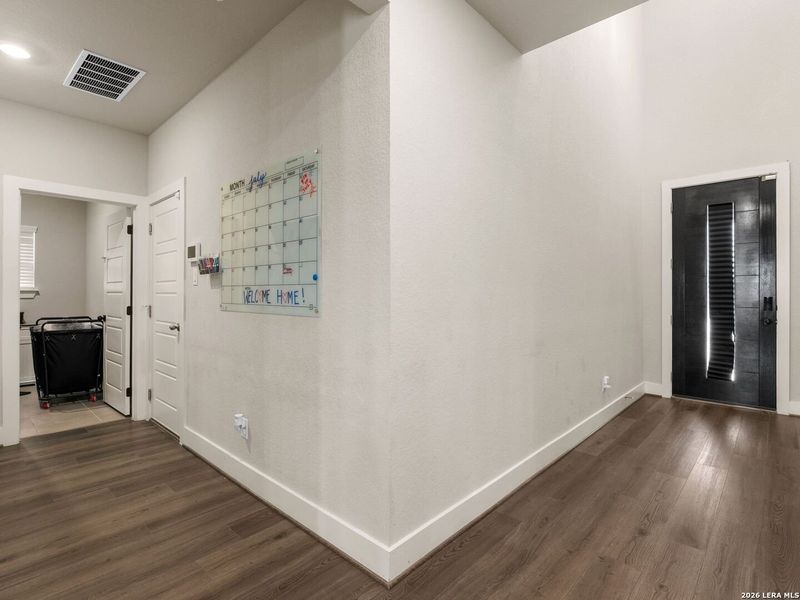 Spacious, unfurnished interior of a new home in Autry Pond, San Antonio (Image 20).