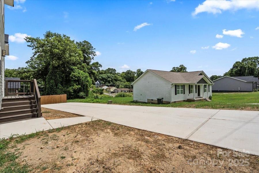Exterior details and patio area of a home in , Gastonia (Image 3).