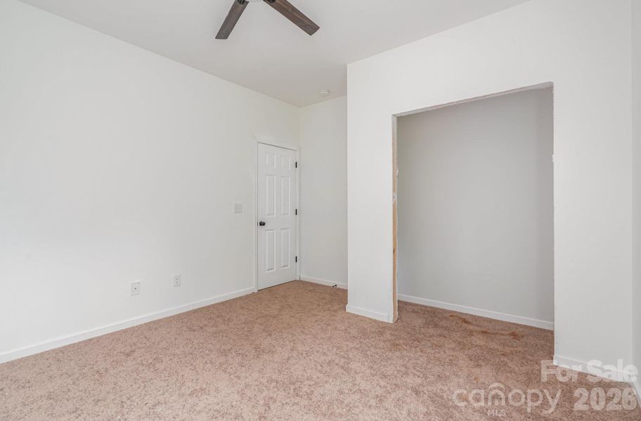 Spacious, unfurnished interior of a new home in , York (Image 25).