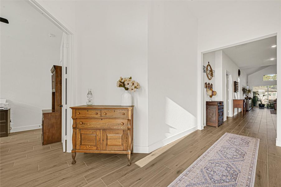 Furnished interior view inside a new home in Evergreen 40s, Conroe (Image 28). Furnished interior view inside a new home in Evergreen 40s, Conroe (Image 28).