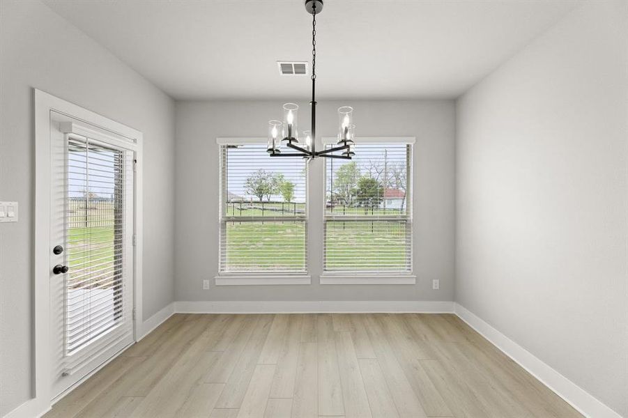 Spacious, unfurnished interior of a new home in Woodcreek, Fate (Image 15).