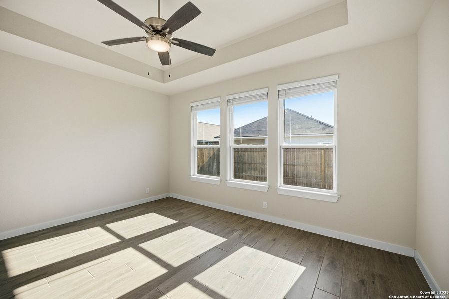 Spacious, unfurnished interior of a new home in August Fields, New Braunfels (Image 15). Spacious, unfurnished interior of a new home in August Fields, New Braunfels (Image 15).