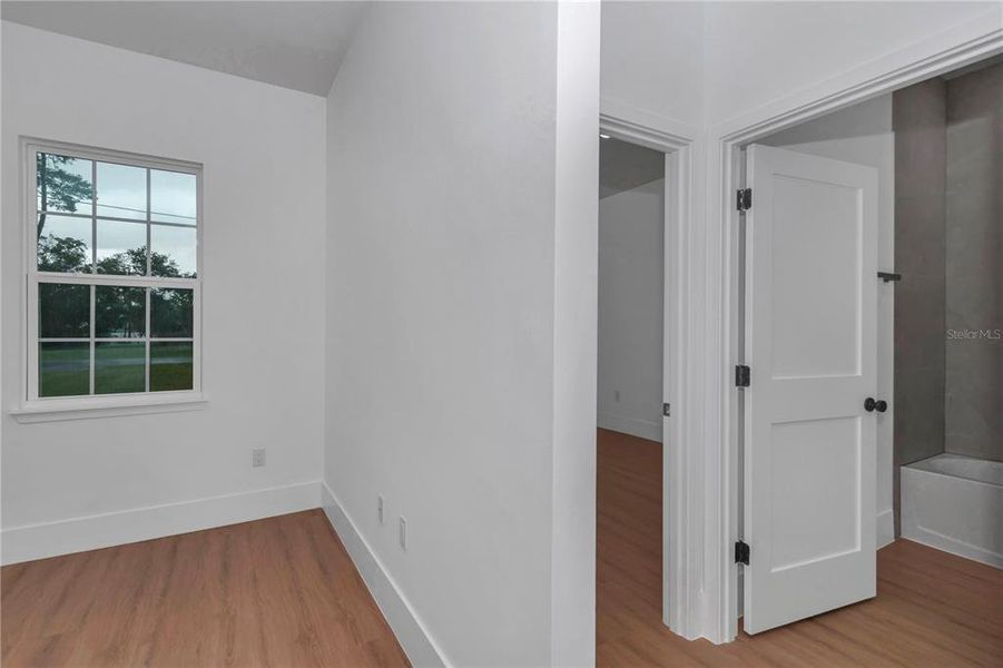 Spacious, unfurnished interior of a new home in , Ocala (Image 19).