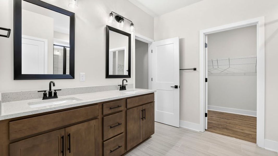 Furnished interior view inside a new home in Campbell Ridge, Piedmont (Image 11).