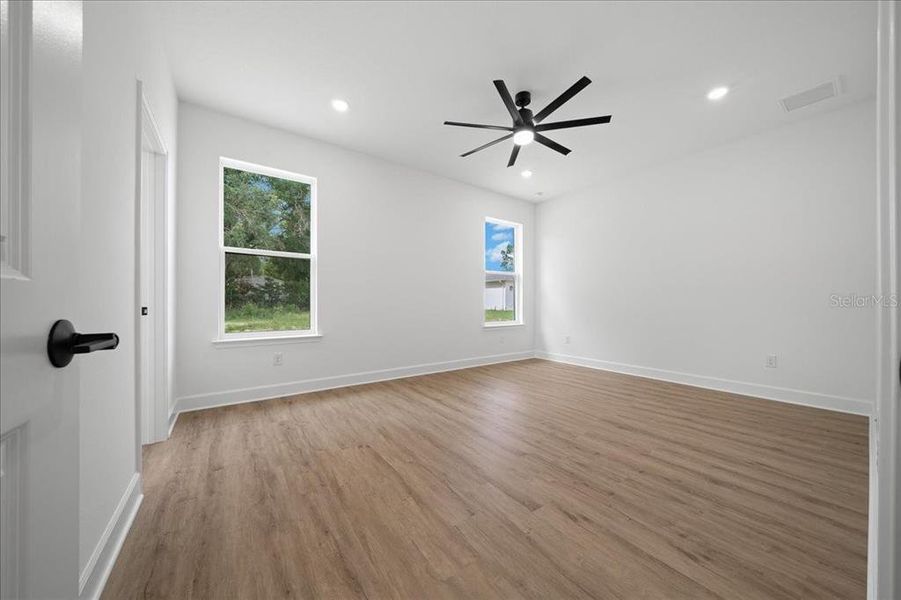 Spacious, unfurnished interior of a new home in , Spring Hill (Image 43).