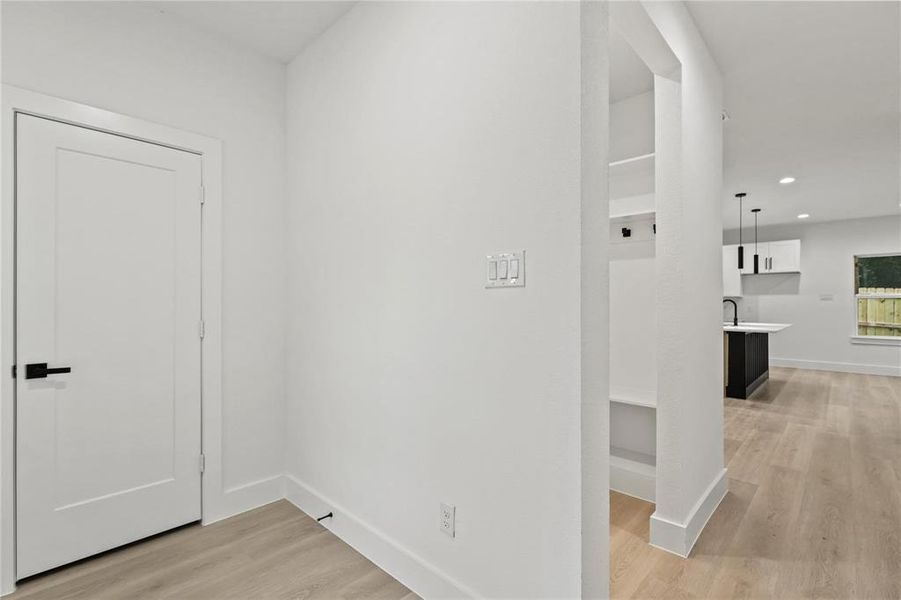 Spacious, unfurnished interior of a new home in , Dallas (Image 19).