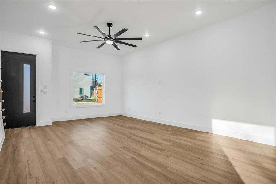 Spacious, unfurnished interior of a new home in , Waxahachie (Image 26).