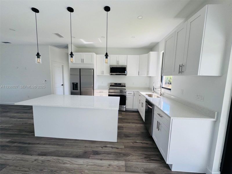 Furnished interior view inside a new home in , Cape Coral (Image 4).