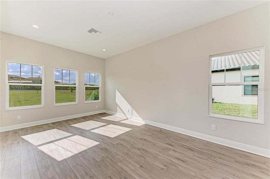 Spacious, unfurnished interior of a new home in Creek Ridge Preserve, Lithia (Image 41).