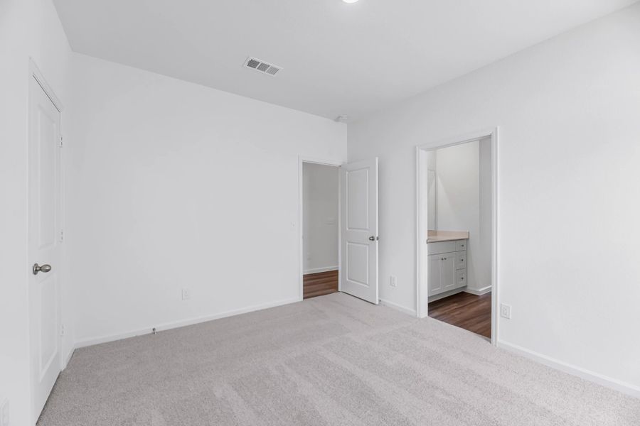 Representative unfurnished interior of a home built from the Kepler by Starlight Homes in Vida Mar, League City (Image 17). Representative unfurnished interior of a home built from the Kepler by Starlight Homes in Vida Mar, League City (Image 17).