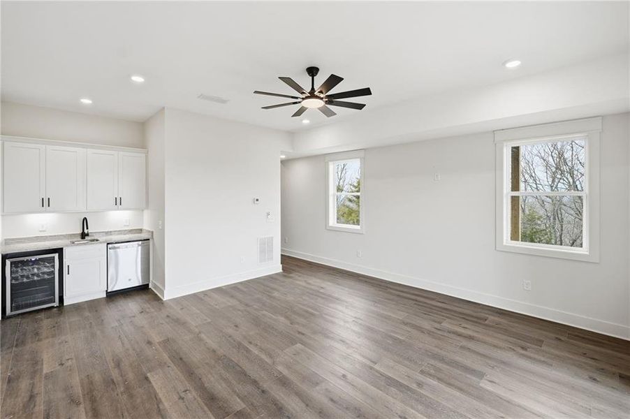 Spacious, unfurnished interior of a new home in , Ranger (Image 36).