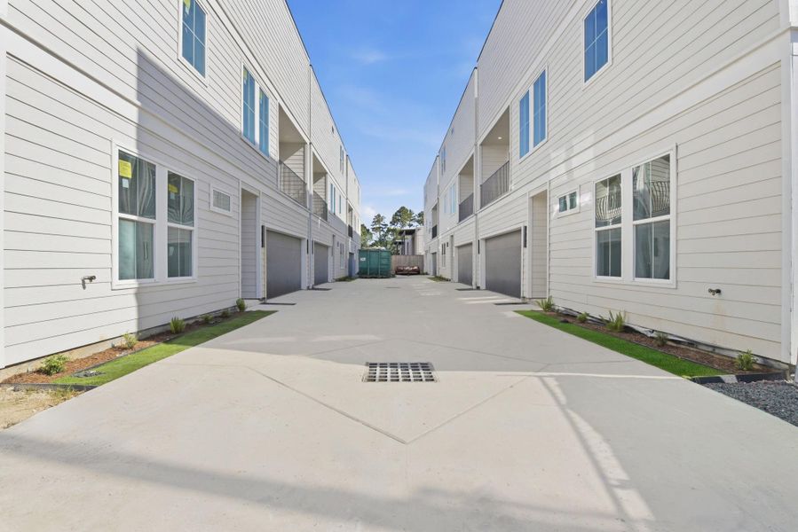 Exterior details and patio area of a home in , Houston (Image 27).