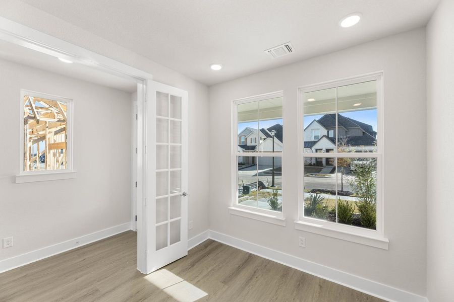 Spacious, unfurnished interior of a new home in Treeline, Justin (Image 22).