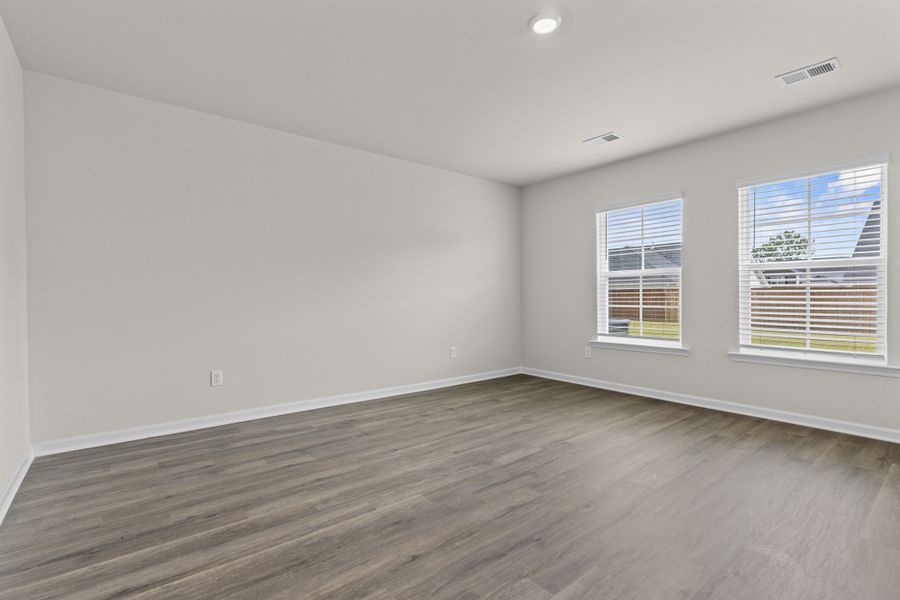 Spacious, unfurnished interior of a new home in Crystal Downs, Sumter (Image 15). Spacious, unfurnished interior of a new home in Crystal Downs, Sumter (Image 15).