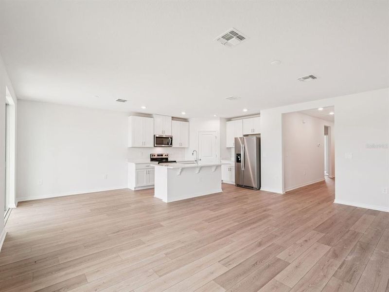 Spacious, unfurnished interior of a new home in Leyland Preserve - Classic Series, Brooksville (Image 11).