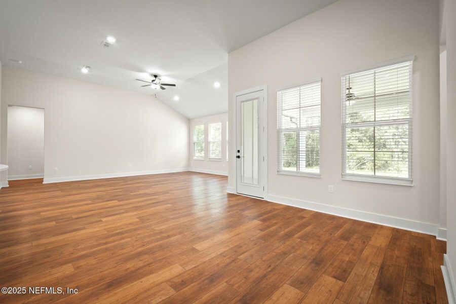 Spacious, unfurnished interior of a new home in , Hilliard (Image 14).
