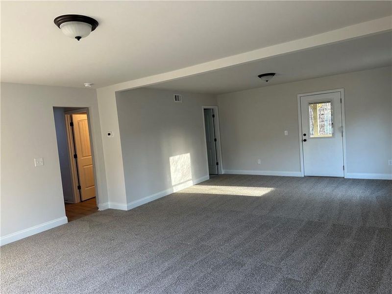 Spacious, unfurnished interior of a new home in , Alto (Image 18).