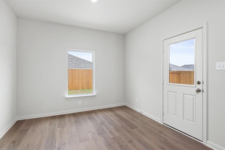 Spacious, unfurnished interior of a new home in Logan Square, Fort Worth (Image 6).