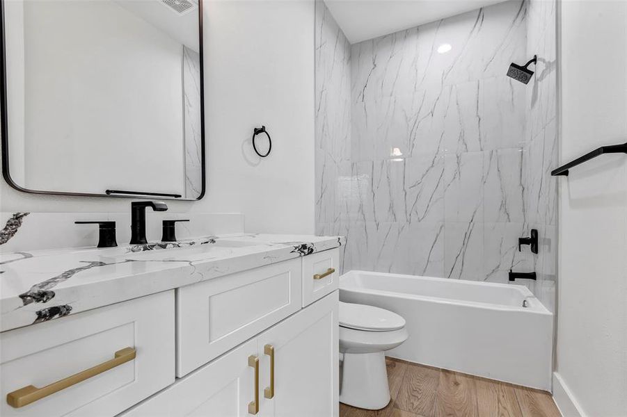 Another en-suite bathroom in one of the bedrooms.