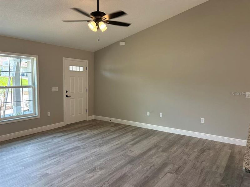 Spacious, unfurnished interior of a new home in , Dunnellon (Image 12).