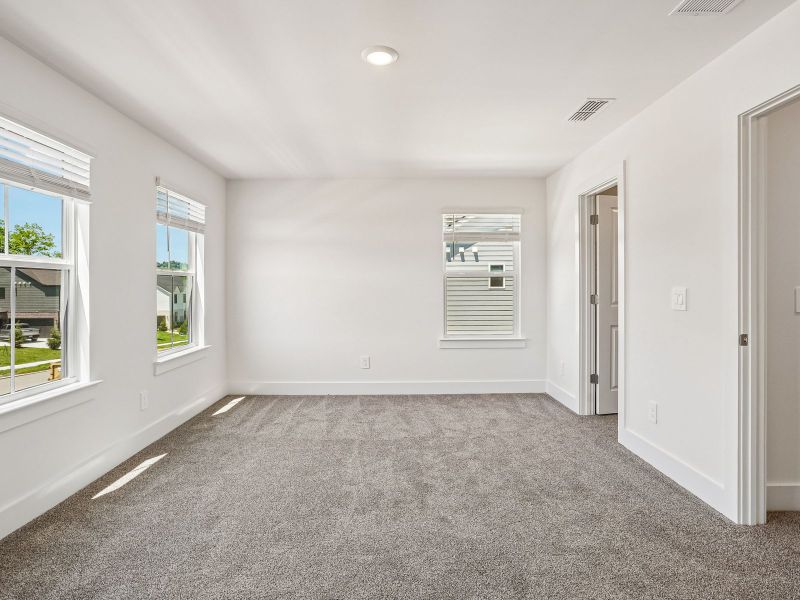 Spacious, unfurnished interior of a new home in Station Hill - Estate Series, Franklin (Image 22). Spacious, unfurnished interior of a new home in Station Hill - Estate Series, Franklin (Image 22).