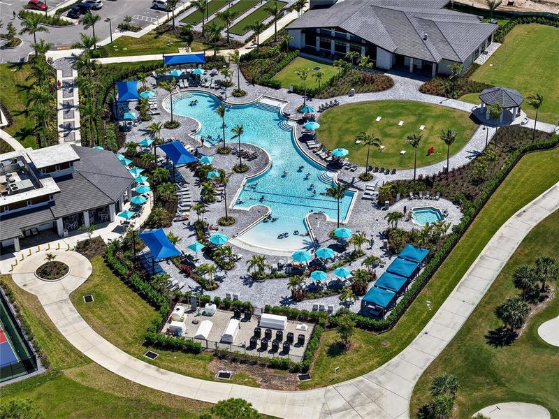 Community amenities in Wellen Park Golf & Country Club, Venice (Image 38).