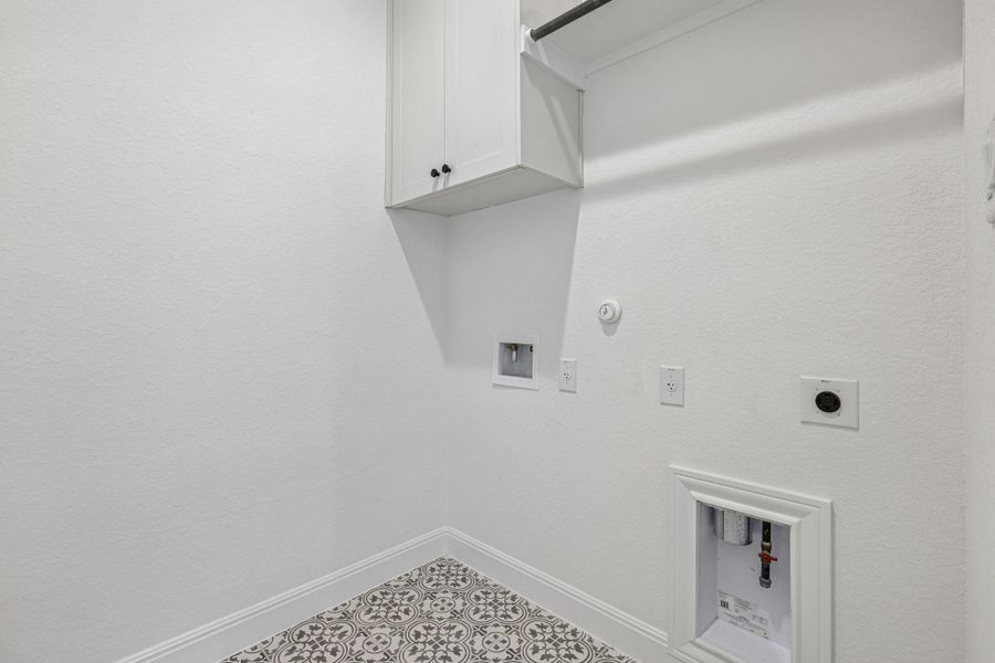 Spacious, unfurnished interior of a new home in 6 Creeks, Kyle (Image 23). Spacious, unfurnished interior of a new home in 6 Creeks, Kyle (Image 23).