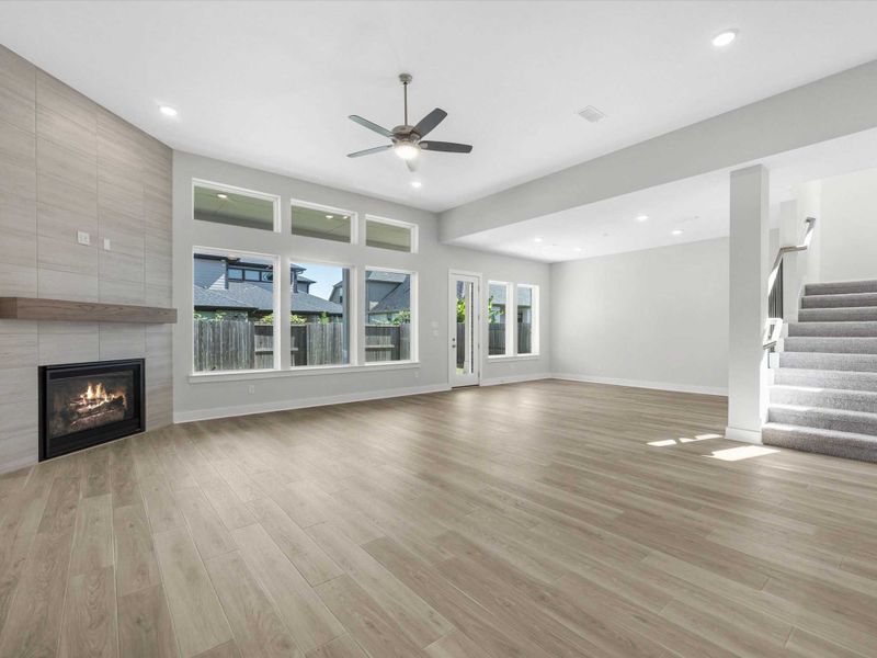 Spacious, unfurnished interior of a new home in Cross Creek Ranch 60′, Fulshear (Image 50).