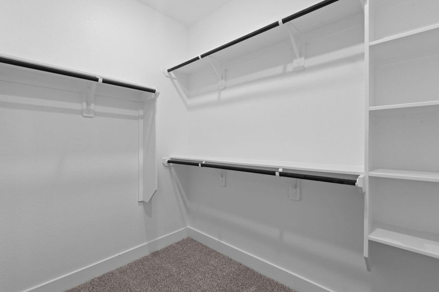 Spacious, unfurnished interior of a new home in Meridiana, Iowa Colony (Image 19). Spacious, unfurnished interior of a new home in Meridiana, Iowa Colony (Image 19).