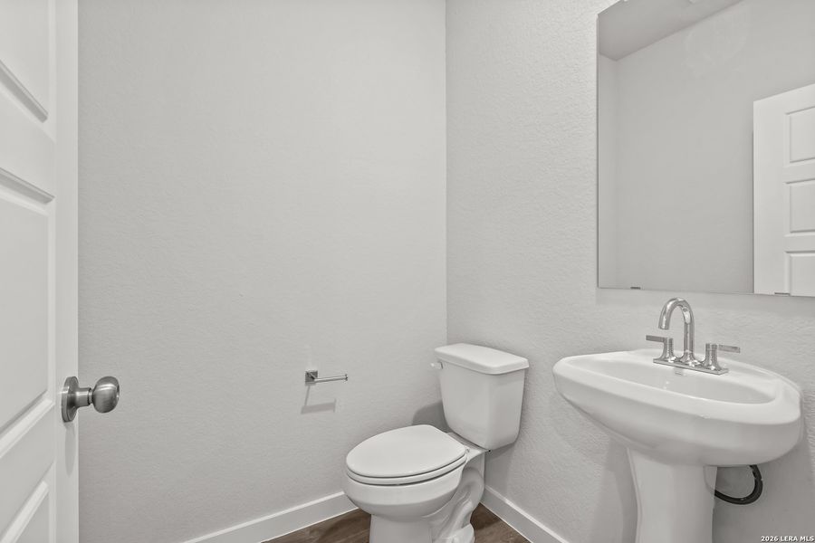 Furnished interior view inside a new home in Senna, Leon Valley (Image 8).