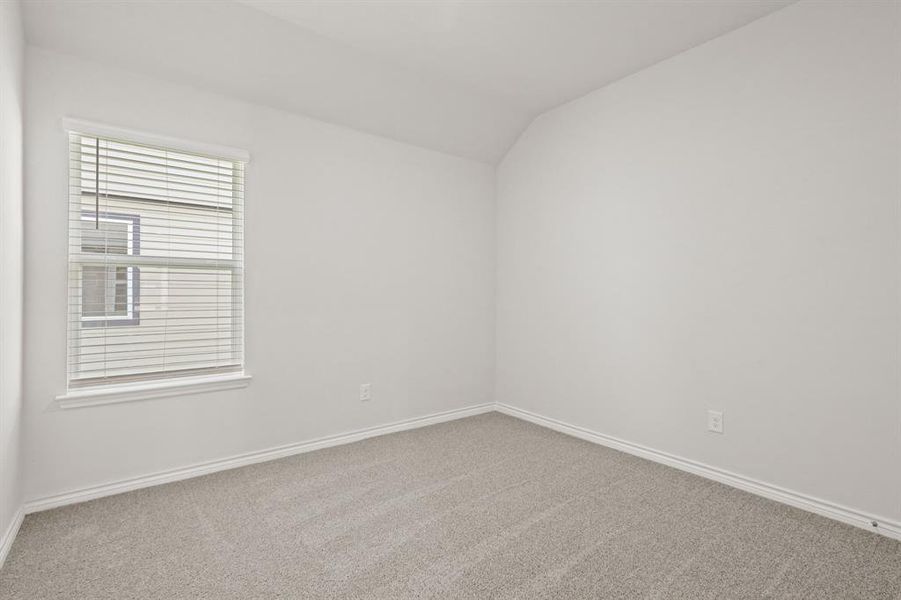Spacious, unfurnished interior of a new home in Sycamore Landing, Fort Worth (Image 10).