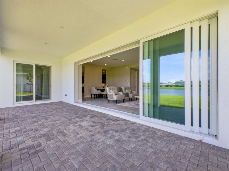 Rear_Porch_off_Living