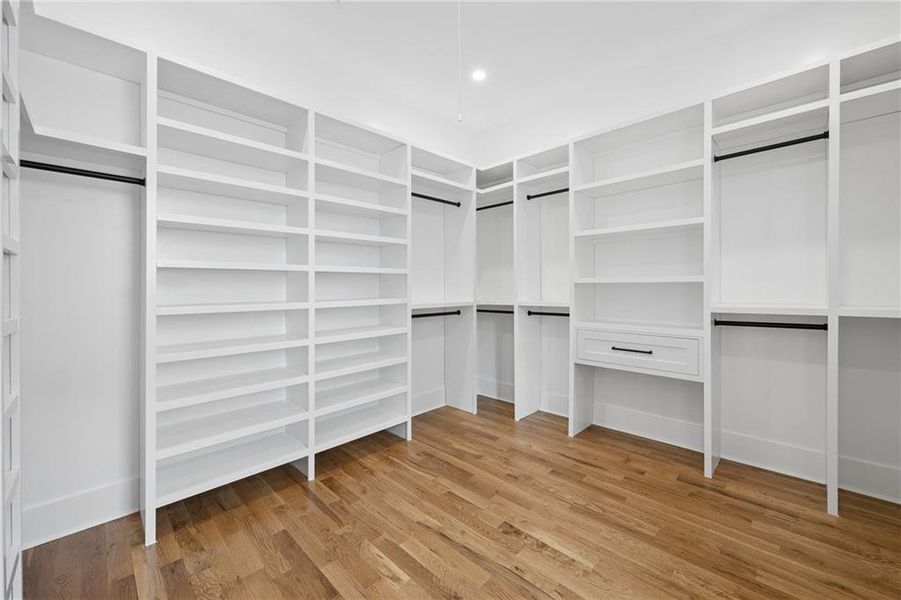 Spacious, unfurnished interior of a new home in , Atlanta (Image 31).