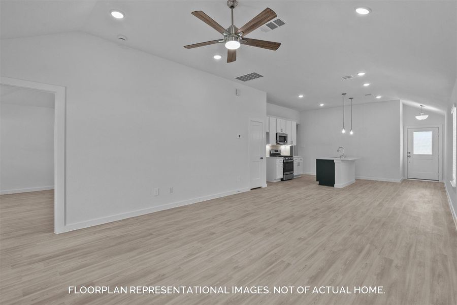 Spacious, unfurnished interior of a new home in Indian Springs, Crosby (Image 26).