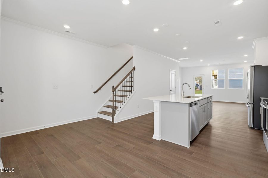 SUN_ElmGrove_Pic_Jackson_QMI_23_Kitchen_ SUN_ElmGrove_Pic_Jackson_QMI_23_Kitchen_