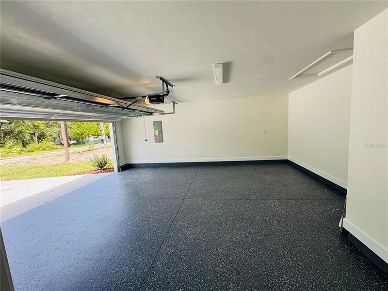 Spacious, unfurnished interior of a new home in , Bronson (Image 15).