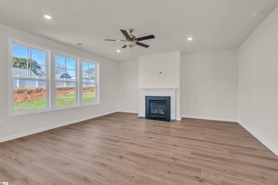 Spacious, unfurnished interior of a new home in Halton Oaks, Spartanburg (Image 21).