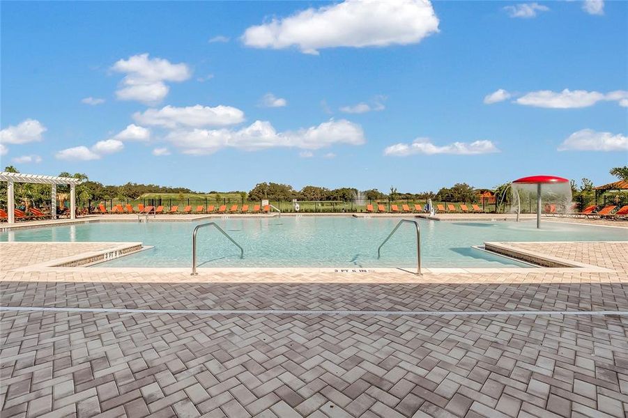 Community amenities in Charles Cove Express, Davenport (Image 26).