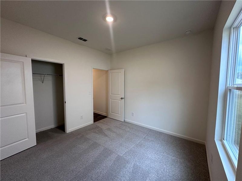 Spacious, unfurnished interior of a new home in Mt. Tabor Ridge, Dallas (Image 10). Spacious, unfurnished interior of a new home in Mt. Tabor Ridge, Dallas (Image 10).