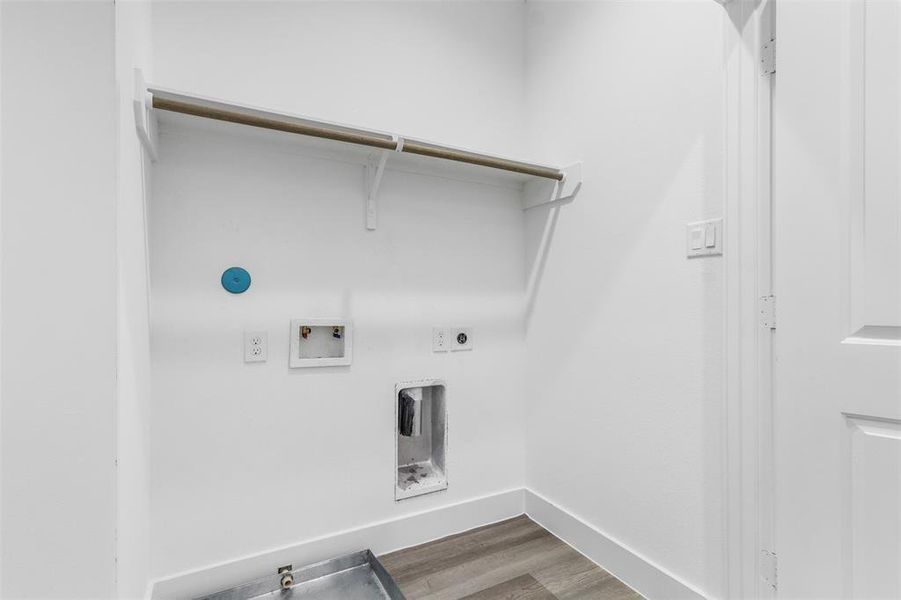 Spacious, unfurnished interior of a new home in , Houston (Image 27).