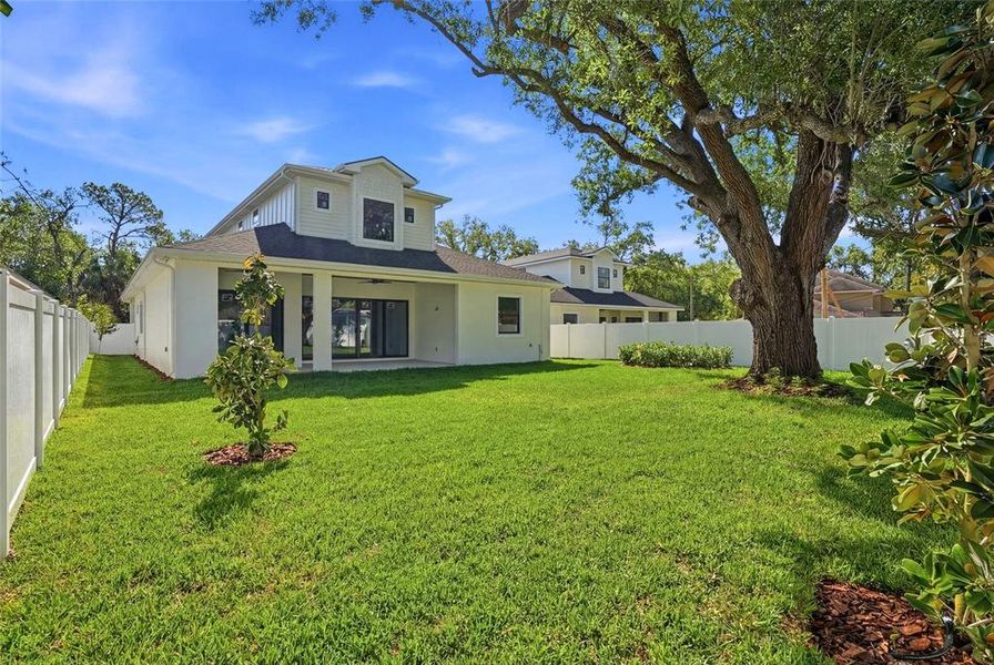 Exterior details and patio area of a home in , Safety Harbor (Image 24).