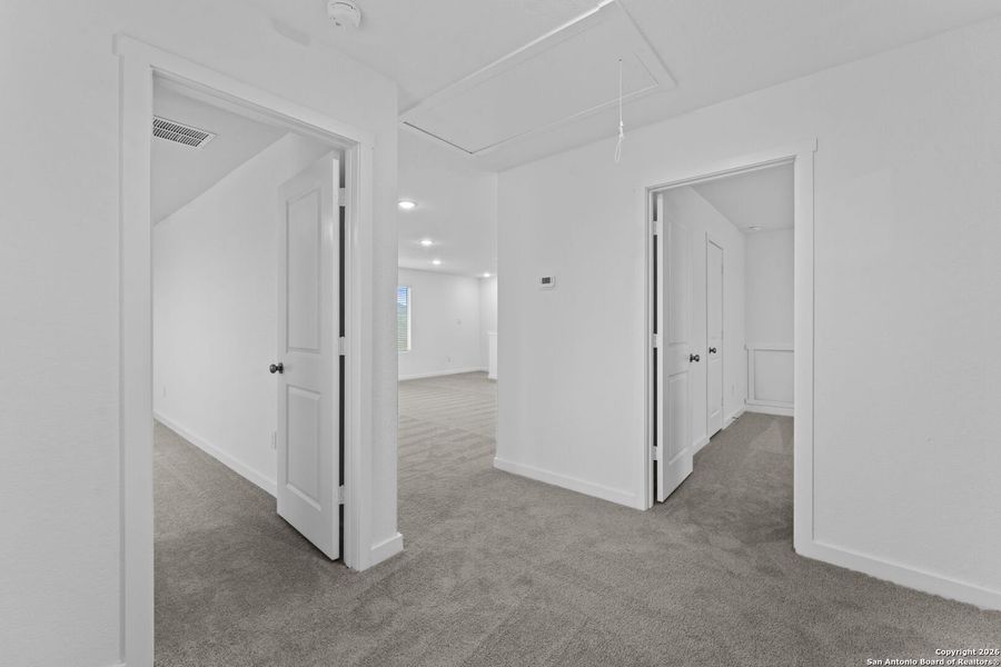 Spacious, unfurnished interior of a new home in Voss Farms, New Braunfels (Image 15).