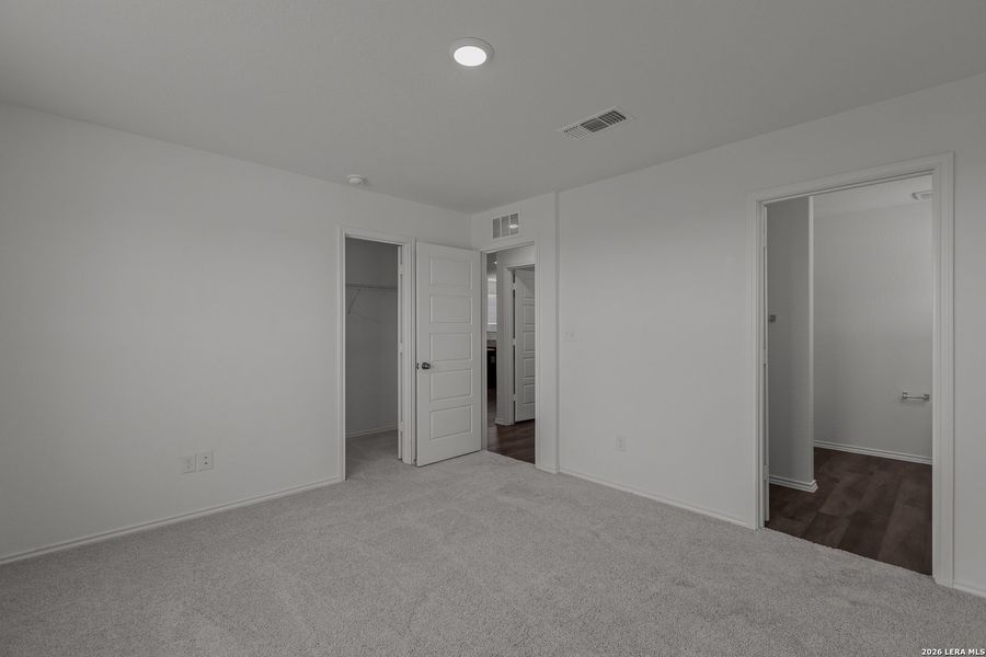 Spacious, unfurnished interior of a new home in The Overlook at Creekside, New Braunfels (Image 20).